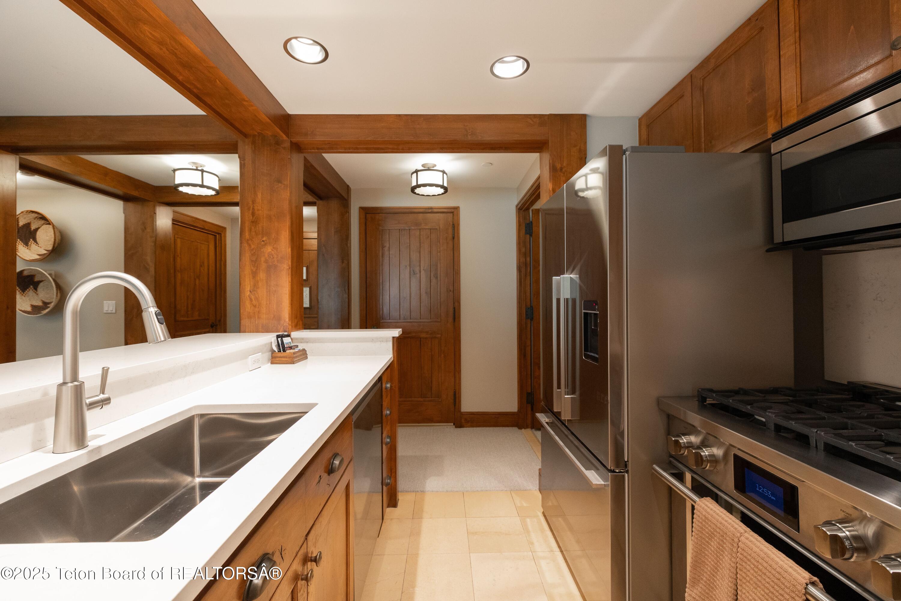 7680 Granite Loop Road, Unit 550 Teton Village, WY 83001 - Photo 7 of 13 Four Seasons