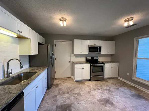 $1,900 | 104 Sapling Court, Moncks Corner, SC 29461