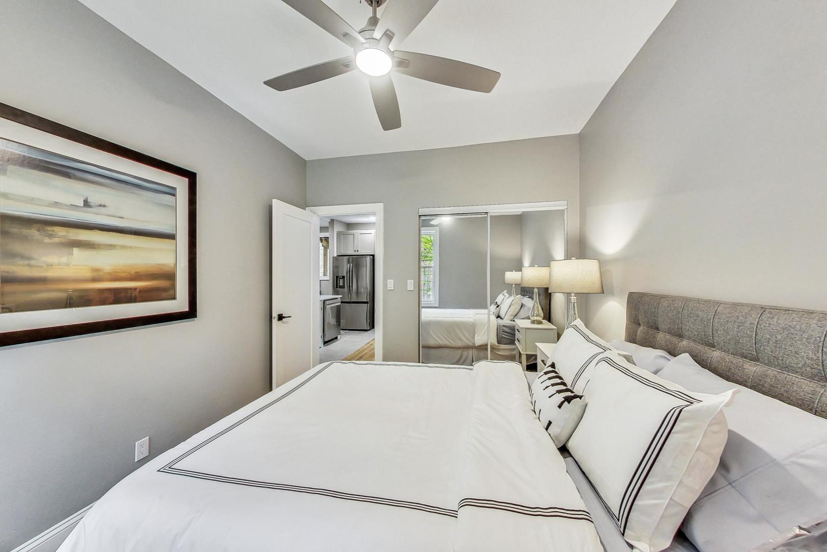 2108 North Seminary Avenue, Unit 5 Chicago, IL 60614 - Photo 11 of 16 a living room with furniture and ceiling fan
