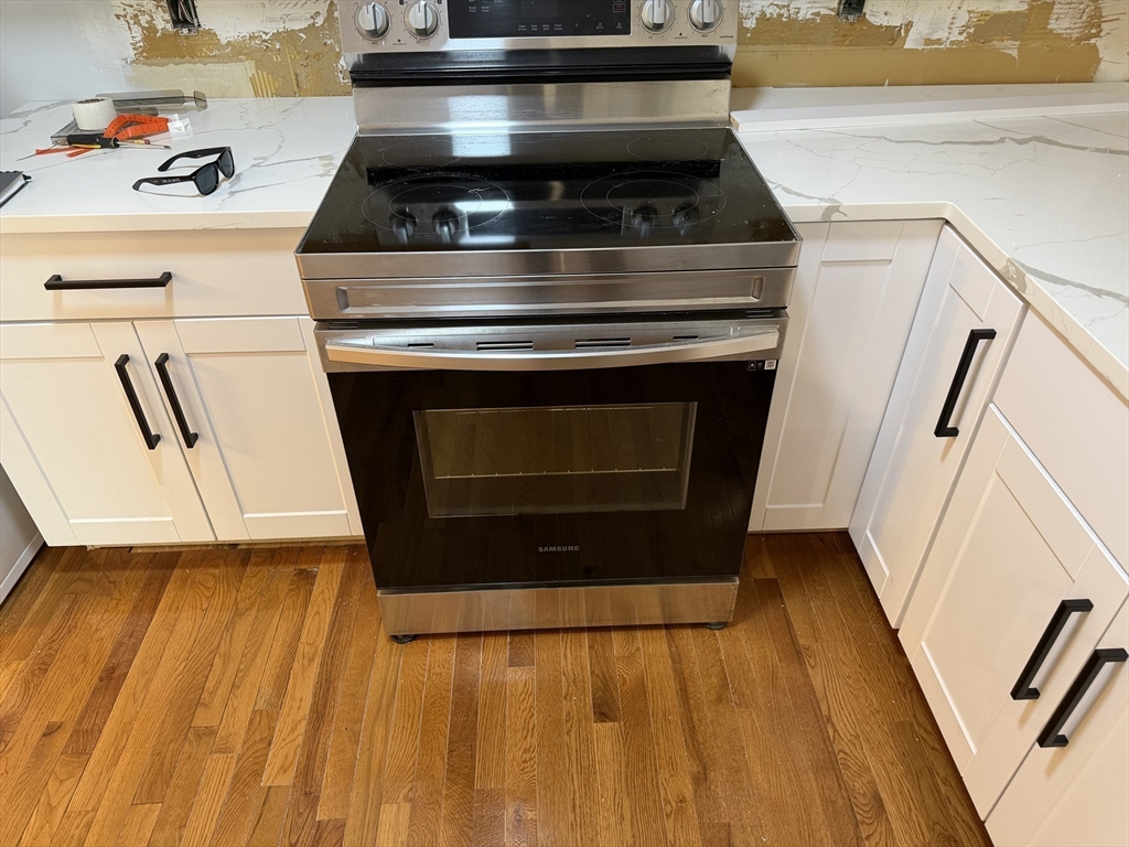 49 Jacqueline Road, Unit 6 Waltham, MA 02452 - Photo 2 of 8