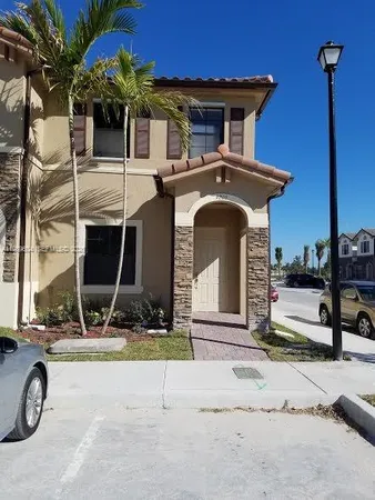 $2,900 | 9205 West 33rd Way, Unit 9205, Hialeah, FL 33018