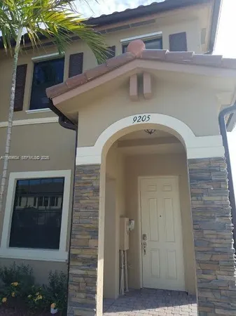 $2,900 | 9205 West 33rd Way, Unit 9205, Hialeah, FL 33018