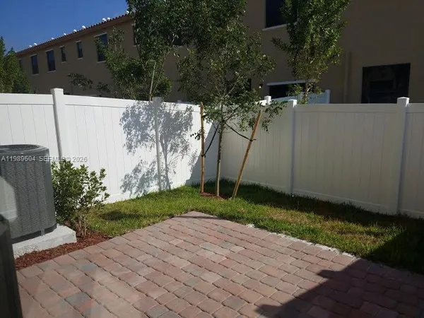 $2,900 | 9205 West 33rd Way, Unit 9205, Hialeah, FL 33018