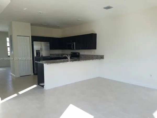 $2,900 | 9205 West 33rd Way, Unit 9205, Hialeah, FL 33018