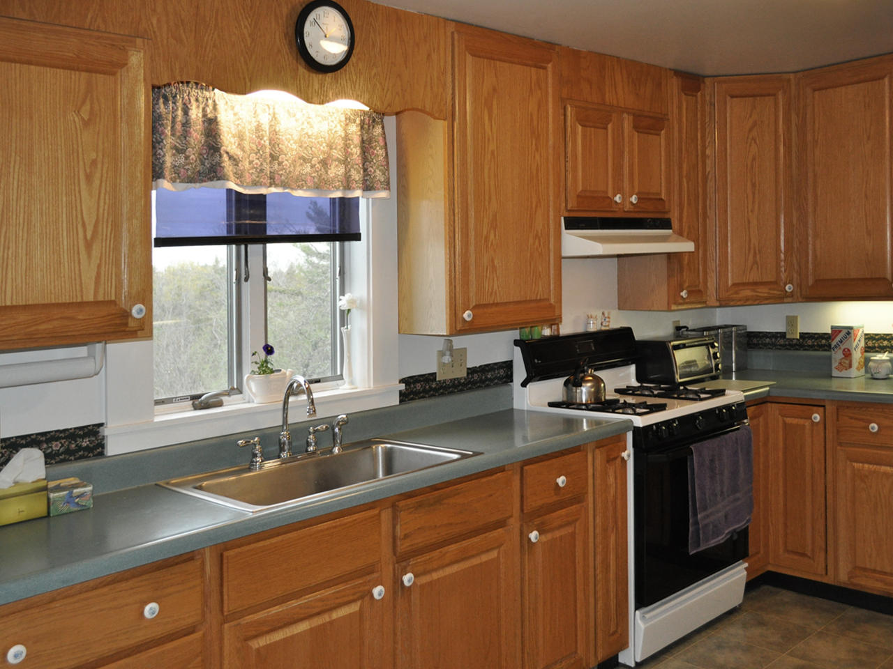 39 Baldwin Road Nobleboro, ME 04555 - Photo 6 of 34 Stove 1280
