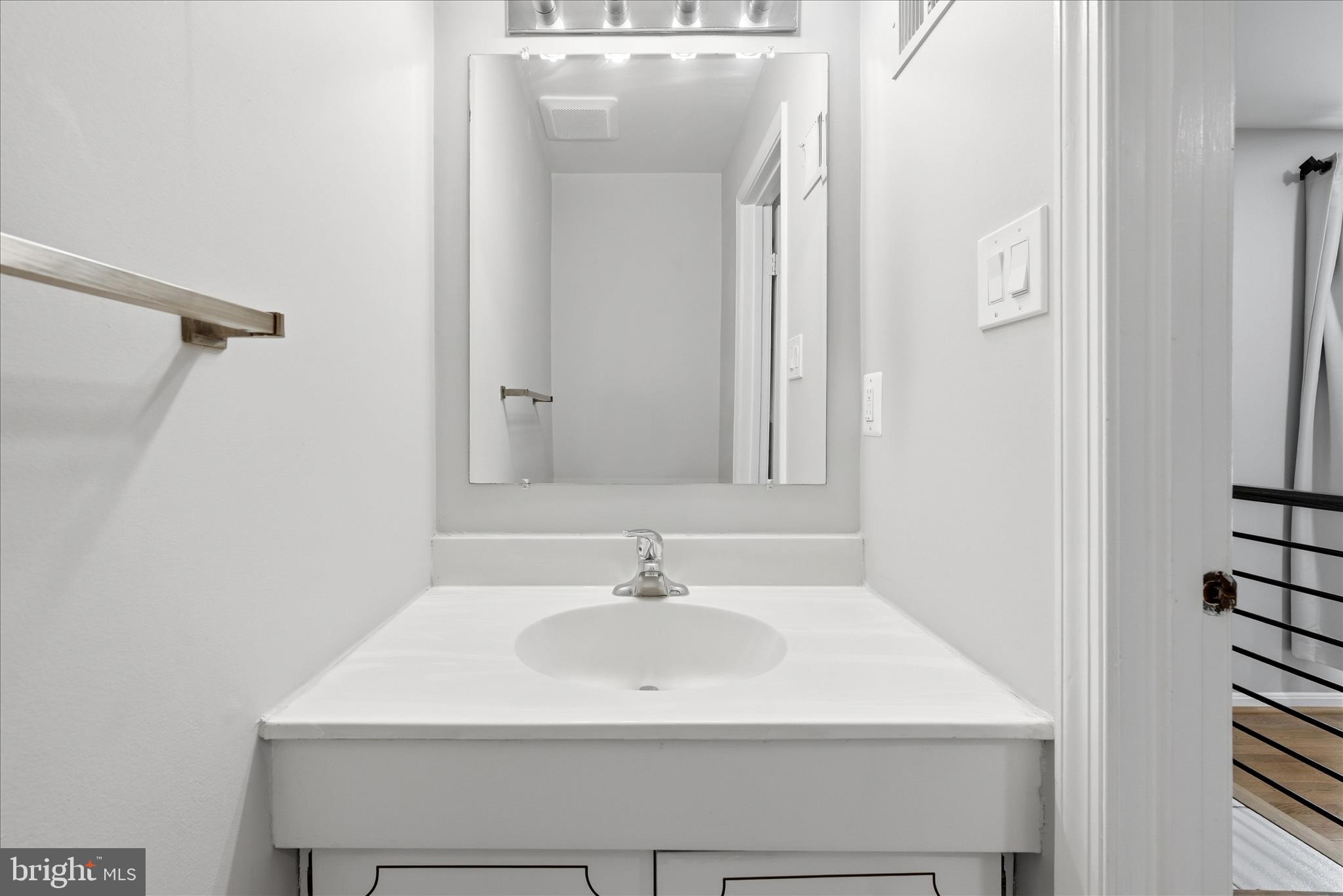 11533 Pine Cone Court Reston, VA 20191 - Photo 15 of 60 Bathroom