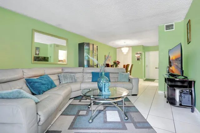 $138,000 | 2029 Northwest 46th Avenue, Unit E204, Lauderhill, FL 33313