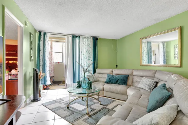 $138,000 | 2029 Northwest 46th Avenue, Unit E204, Lauderhill, FL 33313