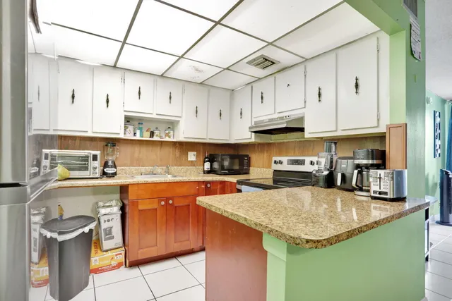 $138,000 | 2029 Northwest 46th Avenue, Unit E204, Lauderhill, FL 33313