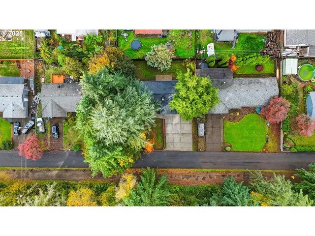 a black and white photo of a house