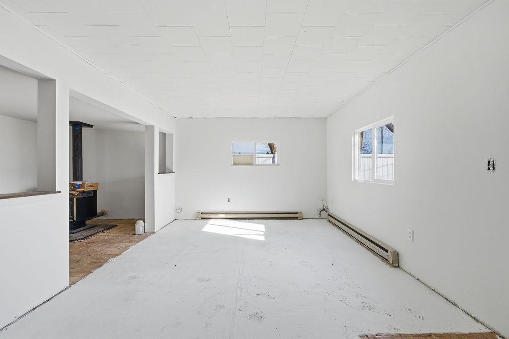 160 Southwest Creston Avenue Creston, WA 99117 - Photo 5 of 31