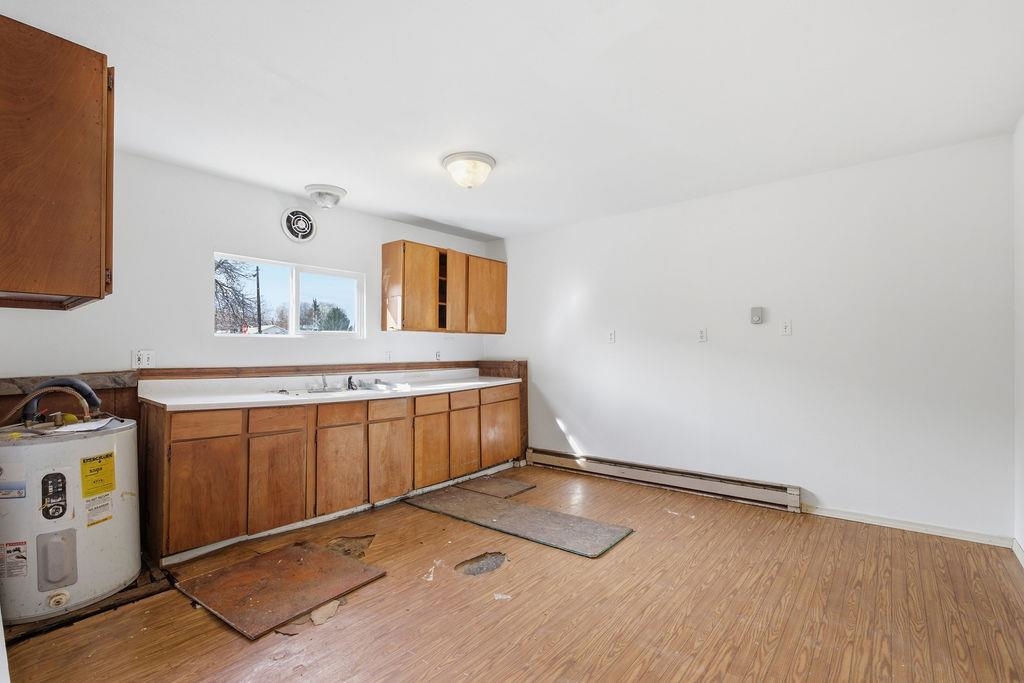 160 Southwest Creston Avenue Creston, WA 99117 - Photo 10 of 31