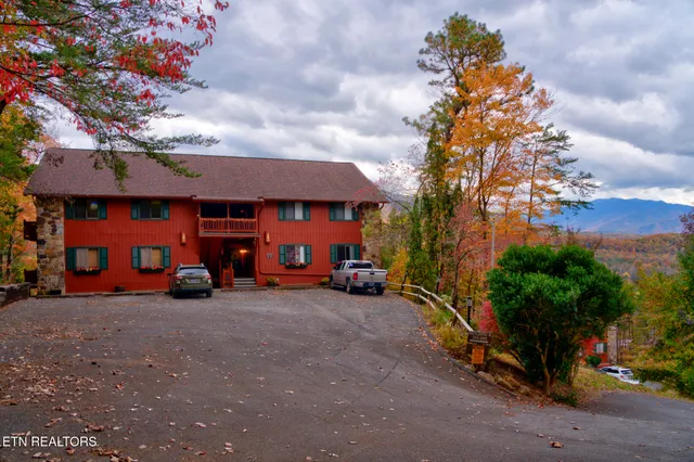 $330,000 | 429 Deer Path Lane, Unit 103, Gatlinburg, TN 37738