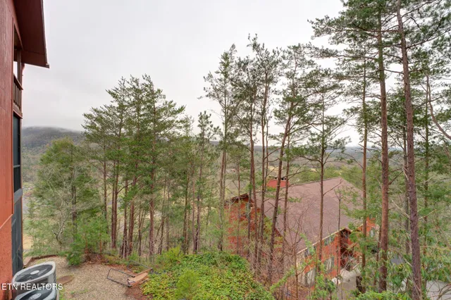 $330,000 | 429 Deer Path Lane, Unit 103, Gatlinburg, TN 37738