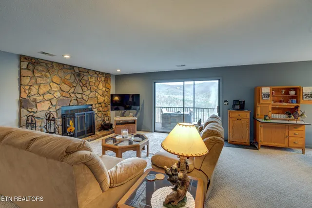 $330,000 | 429 Deer Path Lane, Unit 103, Gatlinburg, TN 37738