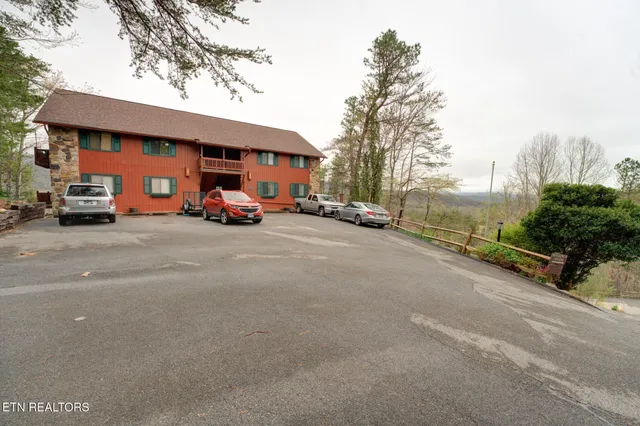 $330,000 | 429 Deer Path Lane, Unit 103, Gatlinburg, TN 37738