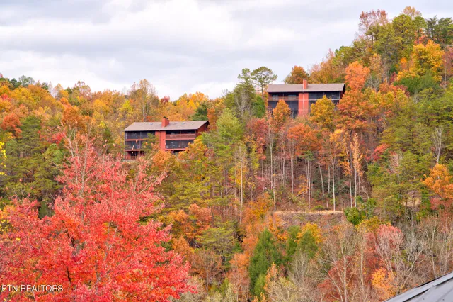 $330,000 | 429 Deer Path Lane, Unit 103, Gatlinburg, TN 37738