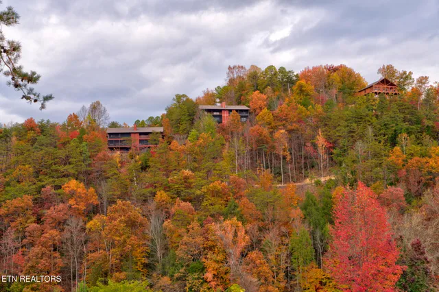 $330,000 | 429 Deer Path Lane, Unit 103, Gatlinburg, TN 37738