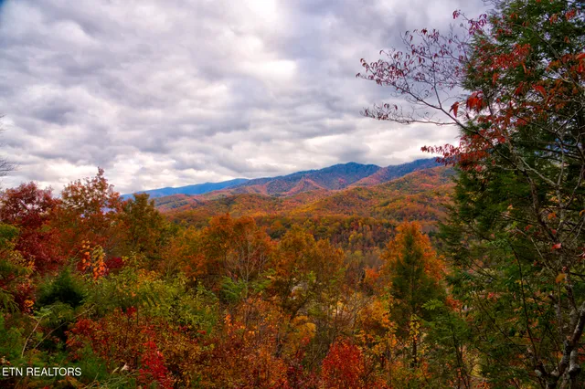 $330,000 | 429 Deer Path Lane, Unit 103, Gatlinburg, TN 37738