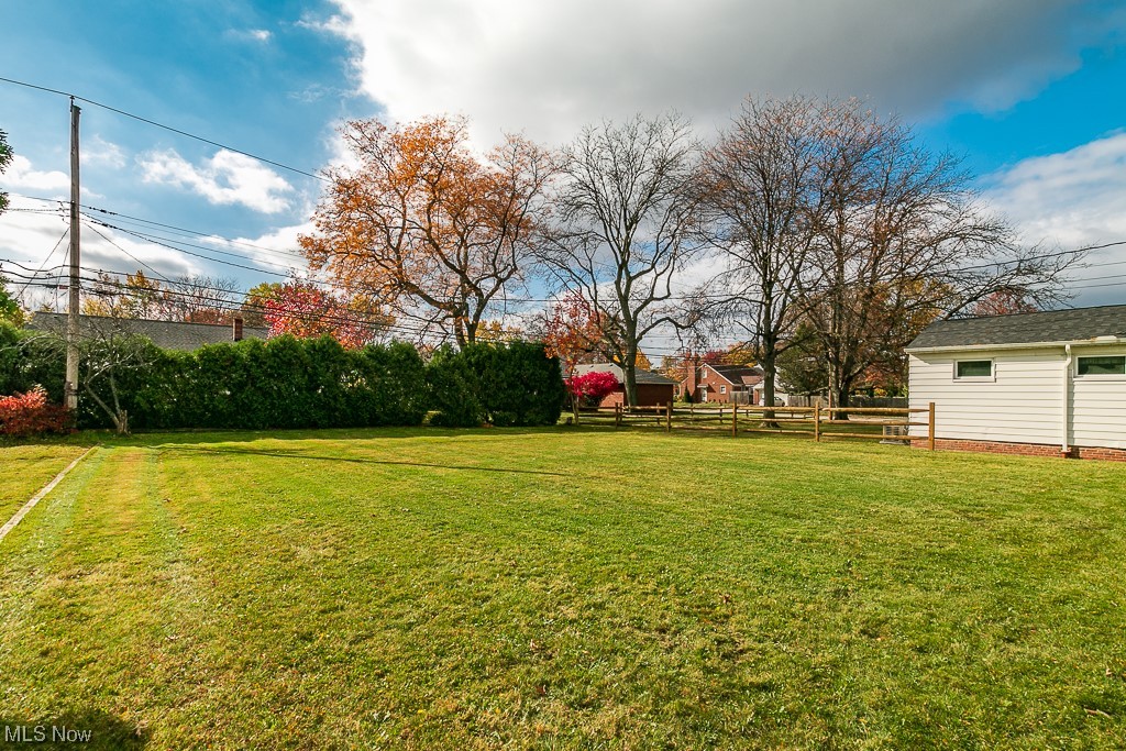 4980 Emmet Road Lyndhurst, OH 44124 - Photo 38 of 39 View of yard