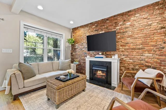 $580,000 | 39 I Street, Unit 1, Boston, MA 02127