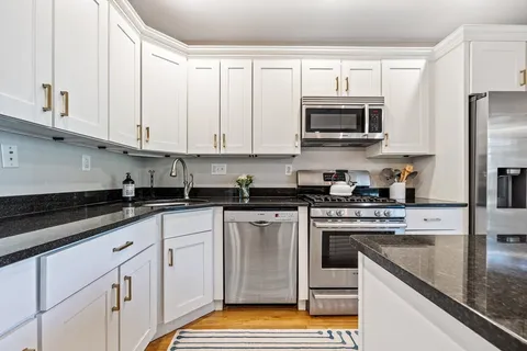 $589,000 | 39 I Street, Unit 1, Boston, MA 02127