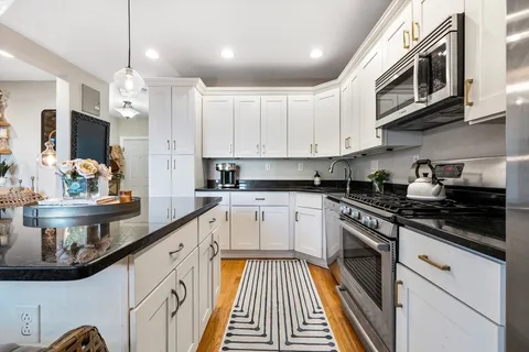 $589,000 | 39 I Street, Unit 1, Boston, MA 02127