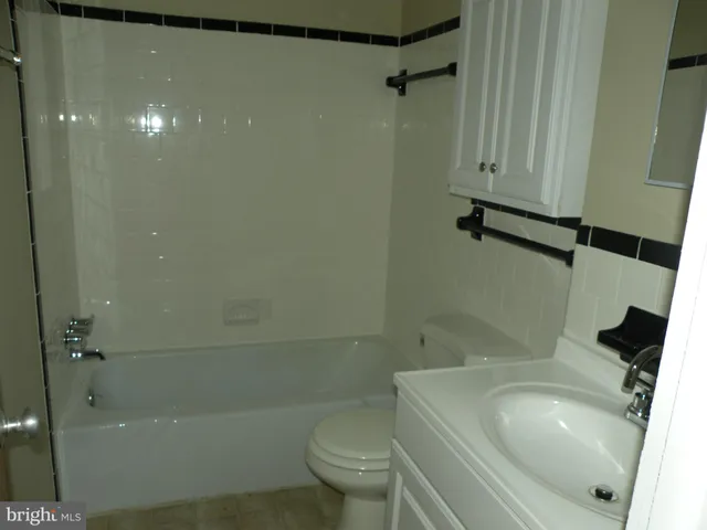 $1,275 | 110 East Market Street, Unit 3, Leesburg, VA 20176