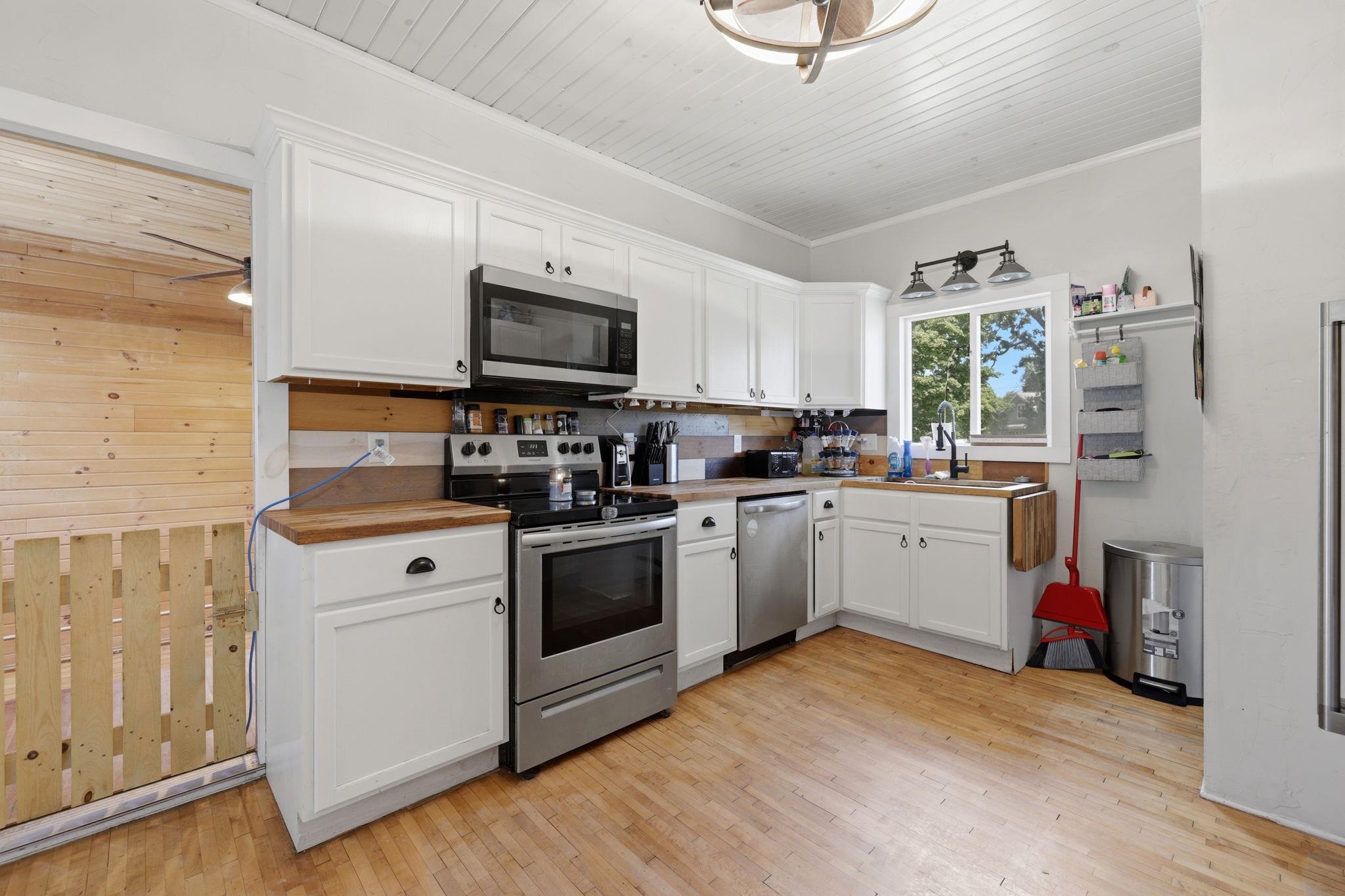 427 5th Street Waupaca, WI 54981 - Photo 13 of 45