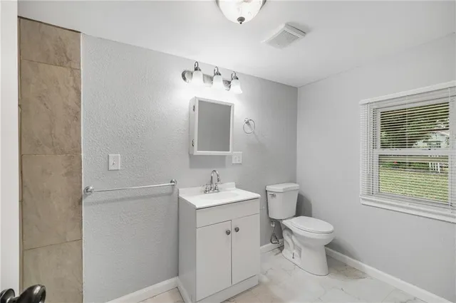 $205,000 | 2700 Englewood Terrace, Independence, MO 64052