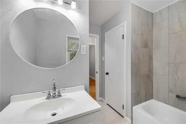 $205,000 | 2700 Englewood Terrace, Independence, MO 64052