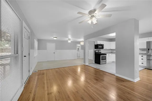 $205,000 | 2700 Englewood Terrace, Independence, MO 64052