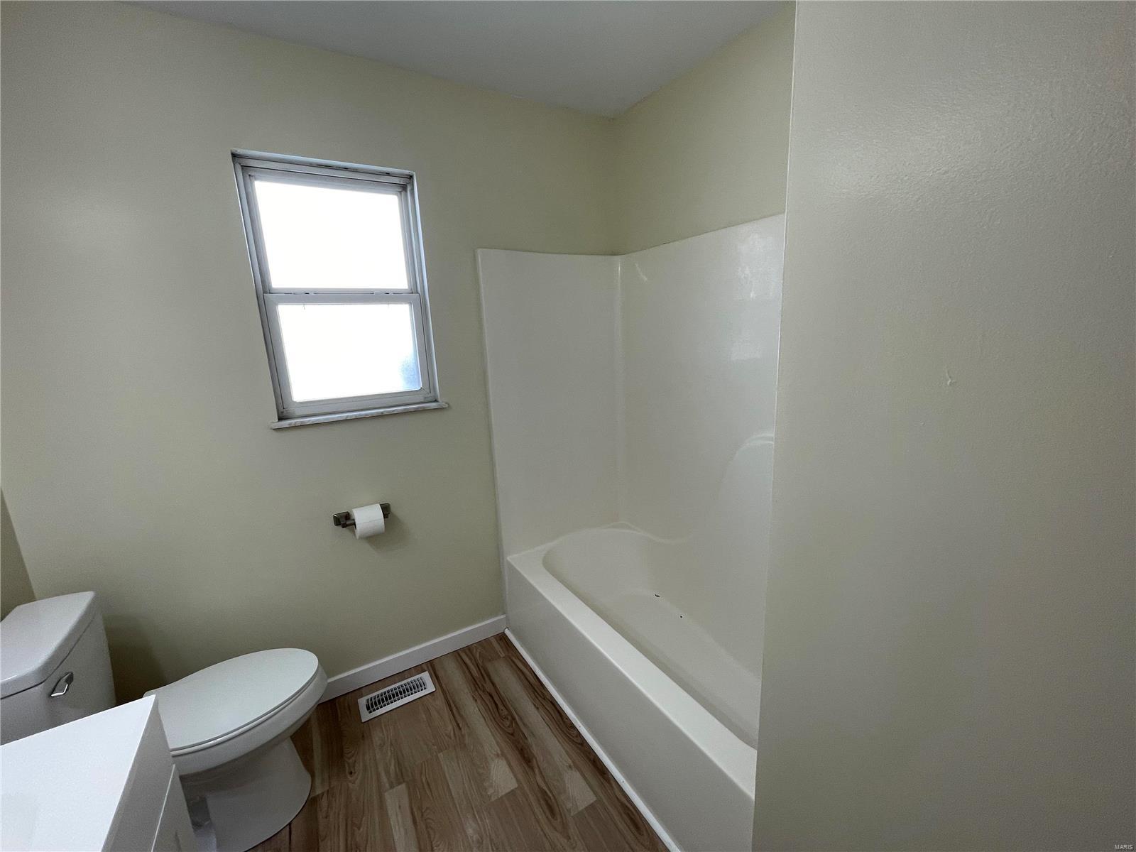 709 Silver Street Alton, IL 62002 - Photo 11 of 14 Gallery Image 11