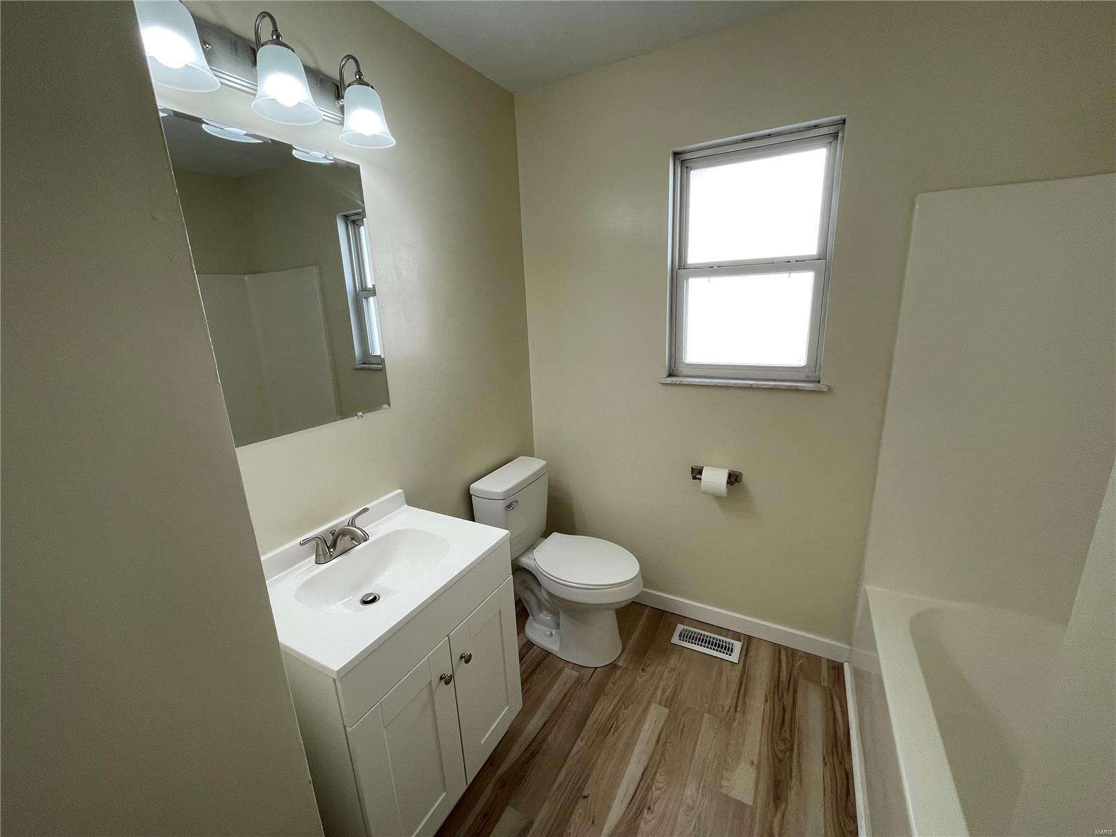 709 Silver Street Alton, IL 62002 - Photo 10 of 14 Gallery Image 10