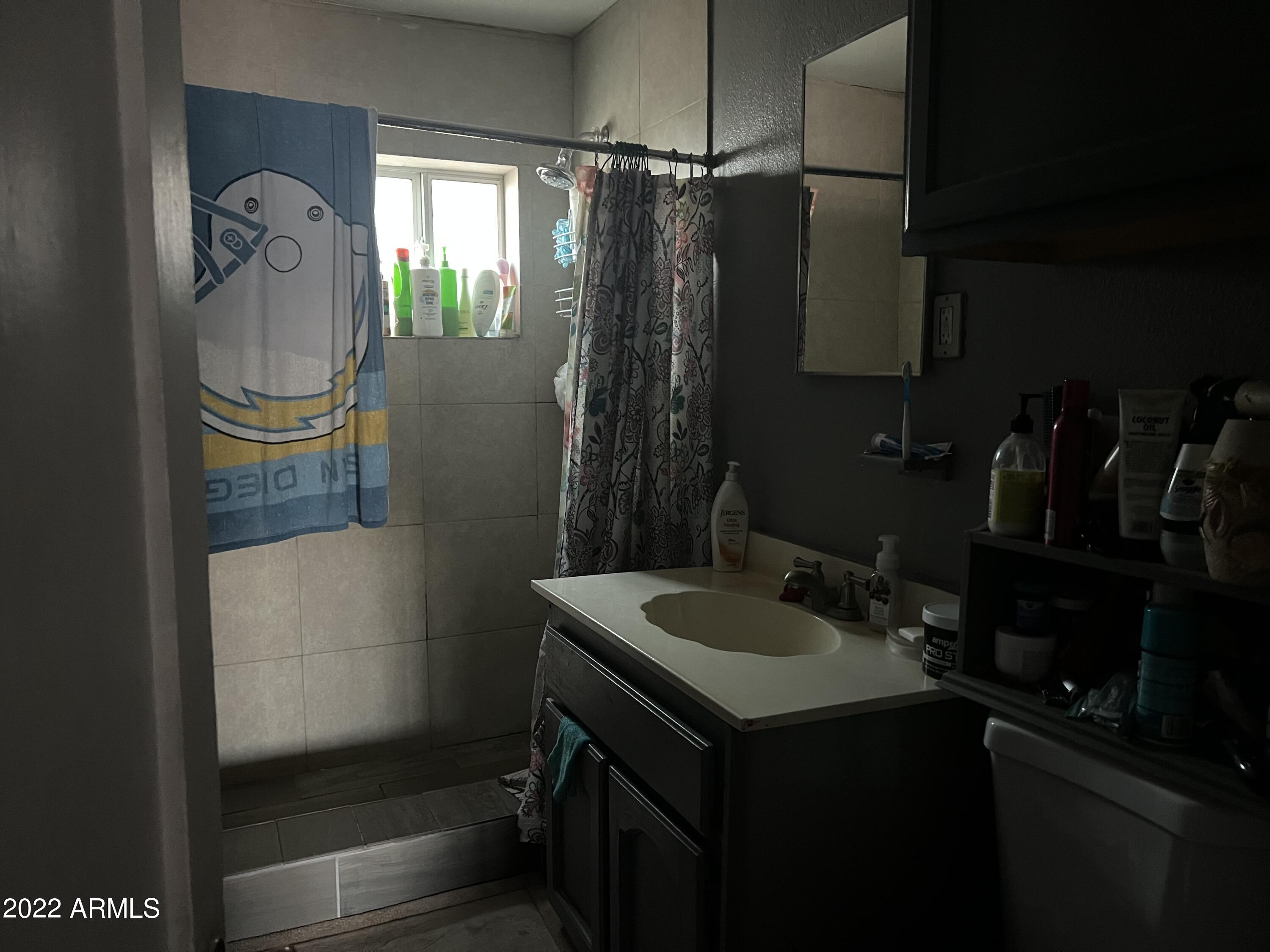 2321 West Hadley Street Phoenix, AZ 85009 - Photo 13 of 20 1B0ED650-7126-41F1-A075-53848EAF59CC