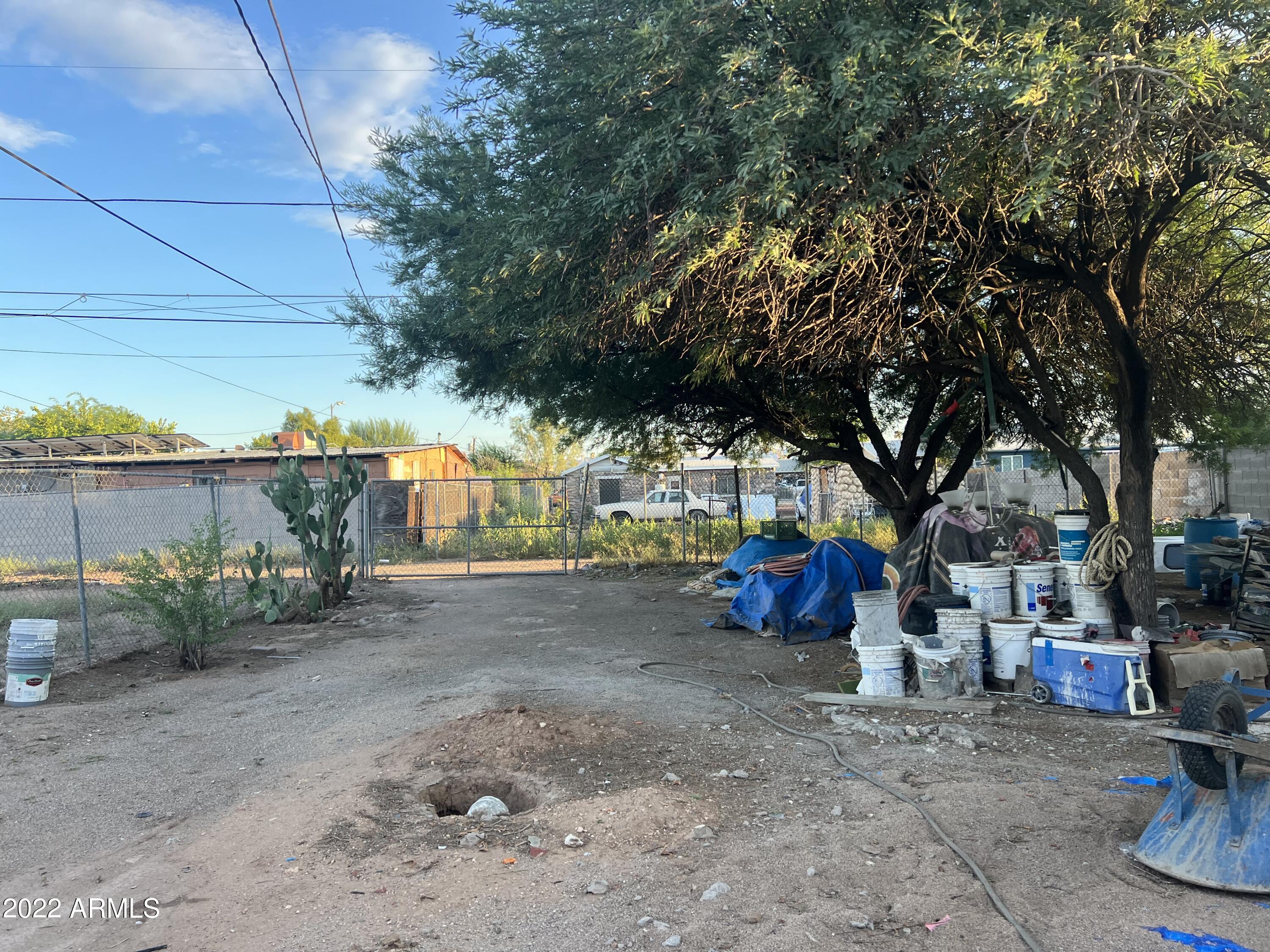 2321 West Hadley Street Phoenix, AZ 85009 - Photo 2 of 20 AE2BAAEA-0002-40DC-9551-B6CF706A75FA