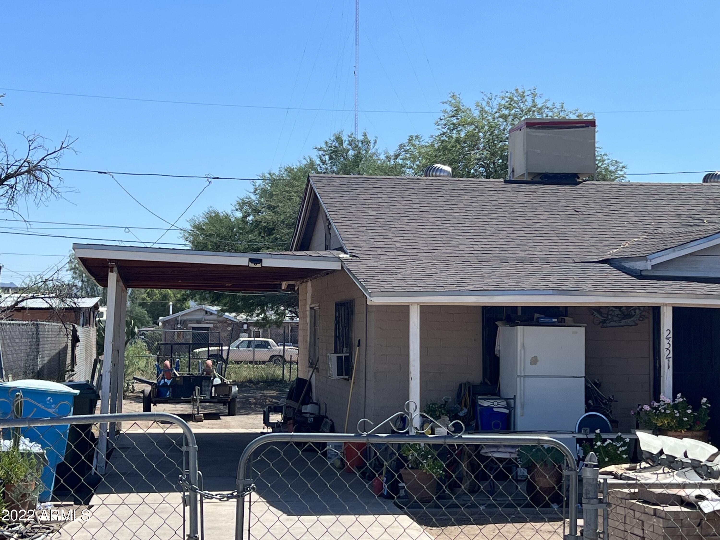 2321 West Hadley Street Phoenix, AZ 85009 - Photo 6 of 20 1E81792B-9B6D-46CB-B941-558D2EFBCA5C