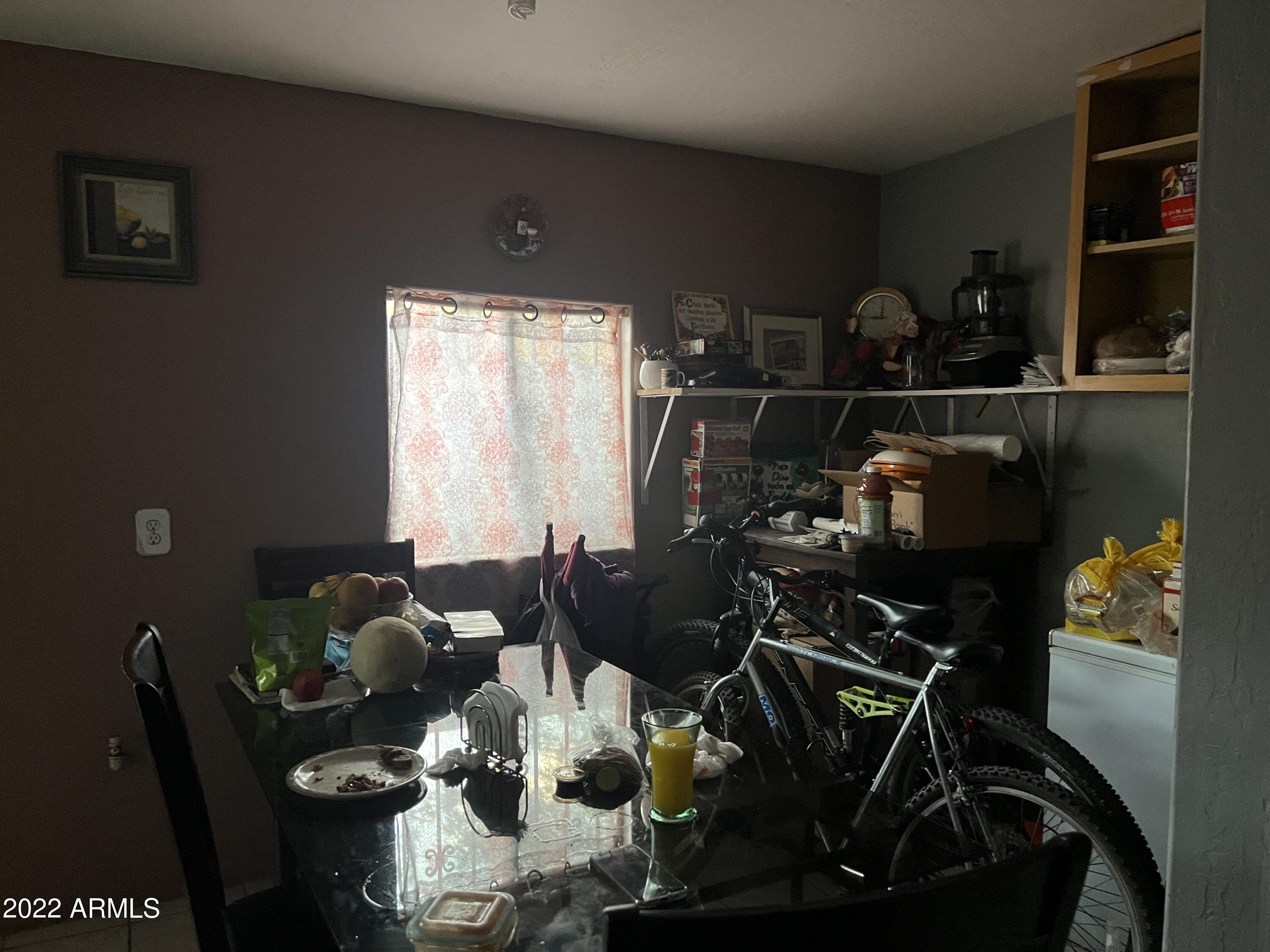 2321 West Hadley Street Phoenix, AZ 85009 - Photo 9 of 20 1285BF72-E34A-43BA-B105-2F8158570B1F