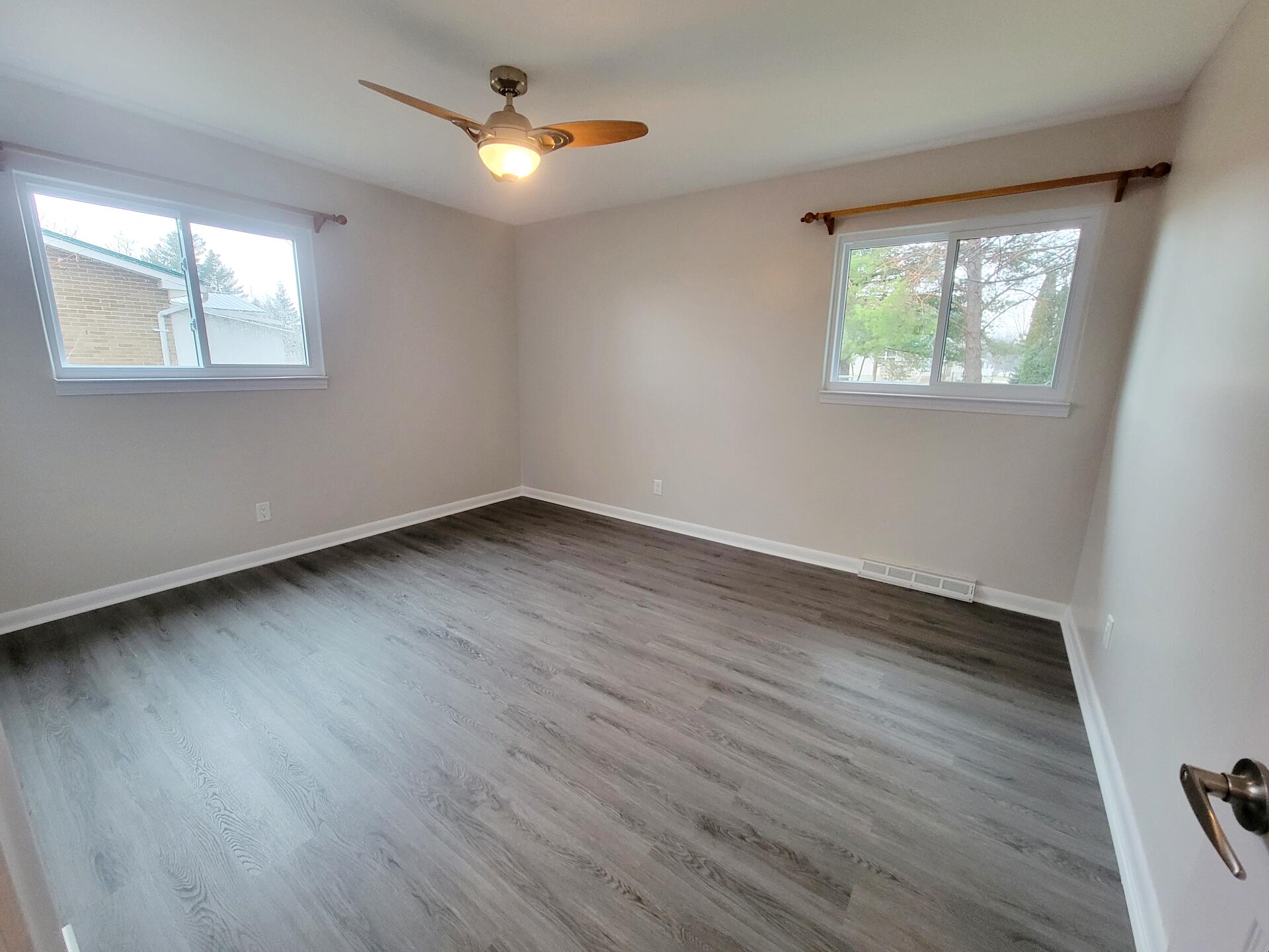 2280 South Genesee Road Burton, MI 48519 - Photo 21 of 28 Gallery Image 21
