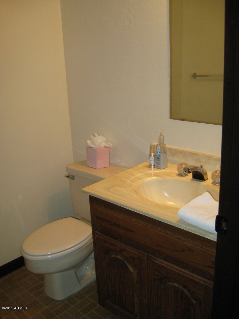 6818 North Rocking Road Scottsdale, AZ 85250 - Photo 18 of 26 Powder Room
