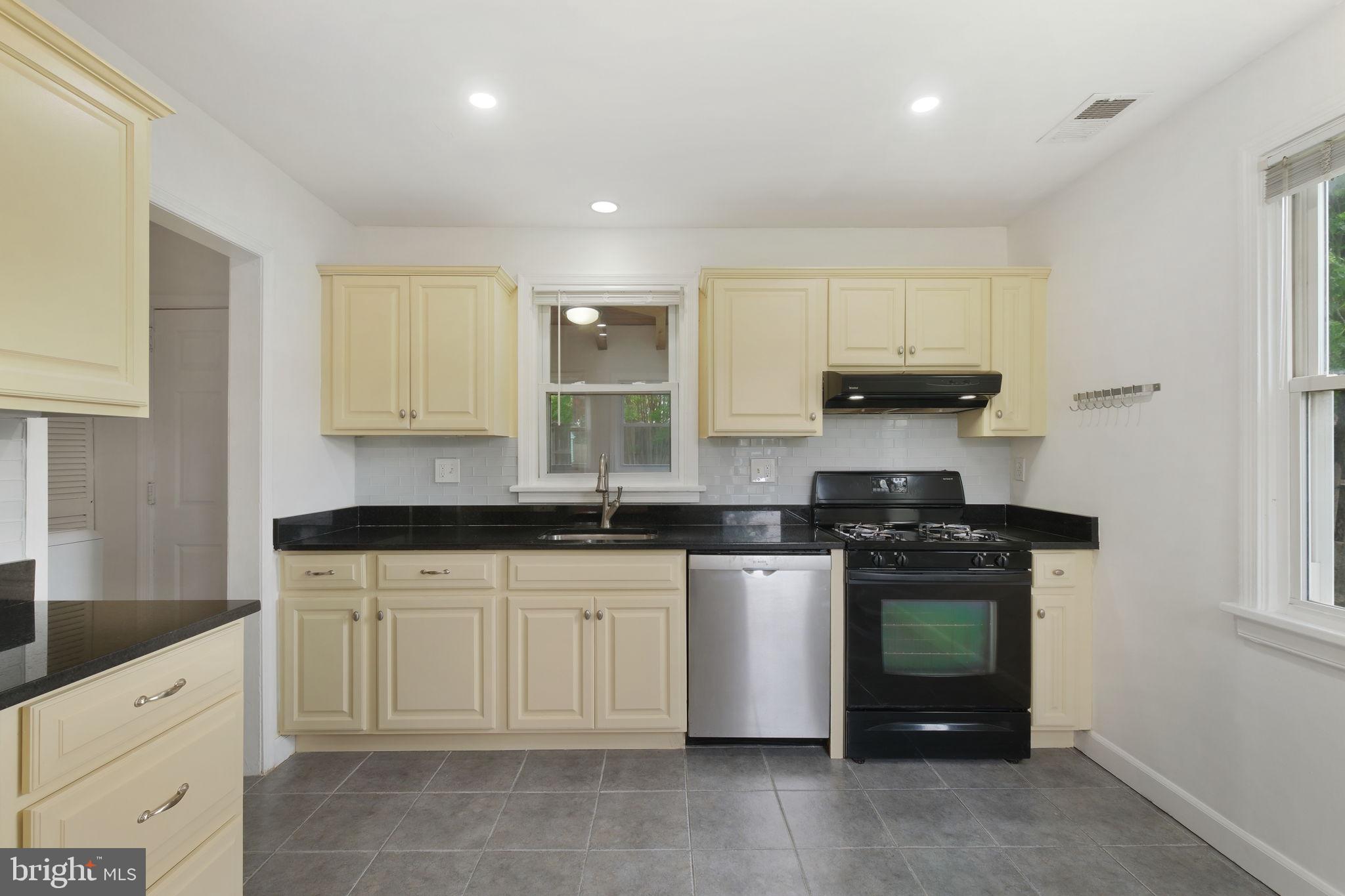 2807 Sheraton Street Silver Spring, MD 20906 - Photo 4 of 23