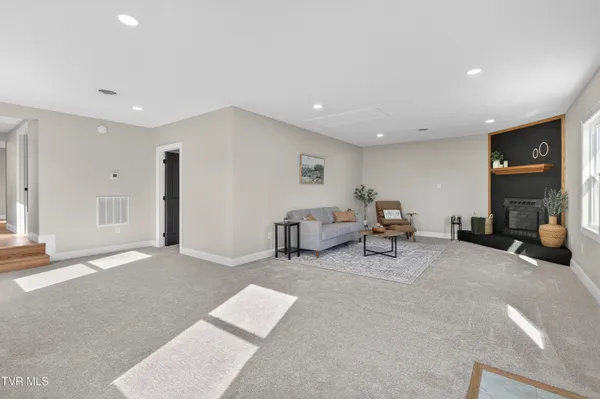 $425,000 | 1646 Muddy Creek Road, Blountville, TN 37617