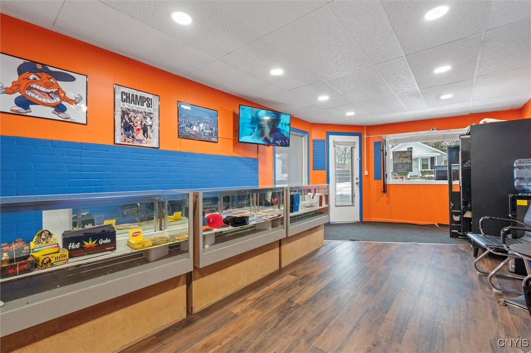 1516 Valley Drive Syracuse, NY 13207 - Photo 3 of 21