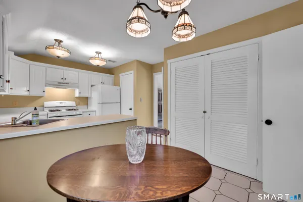 $314,900 | 14 Canterbury Lane, Unit 14, Avon, CT 06001