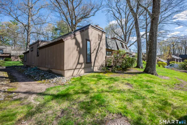 $314,900 | 14 Canterbury Lane, Unit 14, Avon, CT 06001