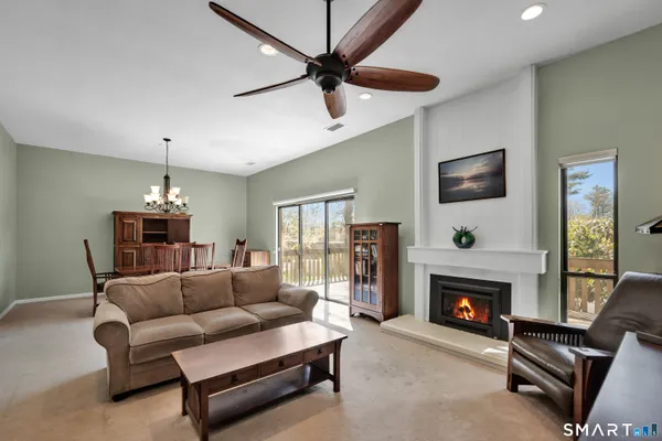 $314,900 | 14 Canterbury Lane, Unit 14, Avon, CT 06001