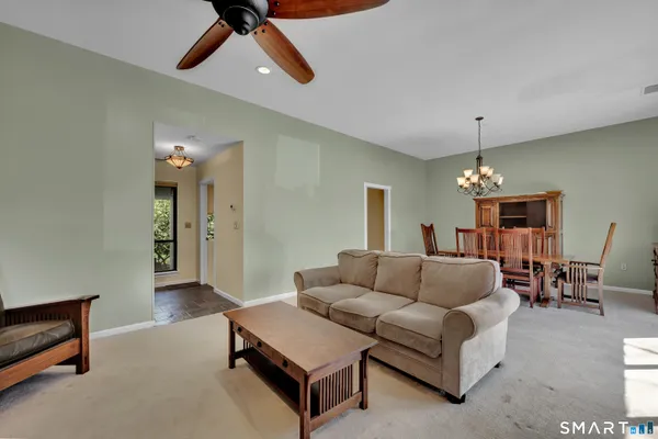 $314,900 | 14 Canterbury Lane, Unit 14, Avon, CT 06001
