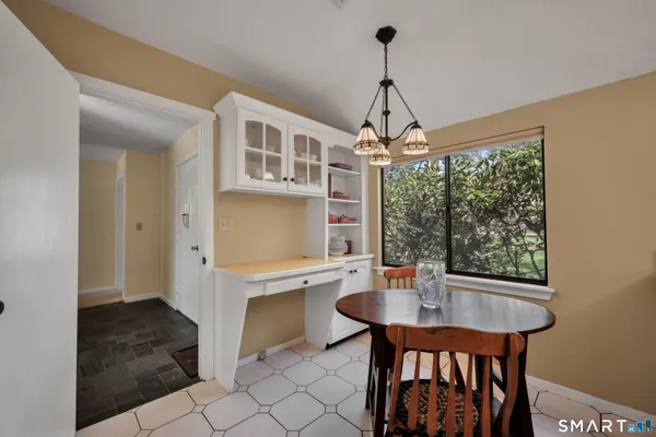 $314,900 | 14 Canterbury Lane, Unit 14, Avon, CT 06001