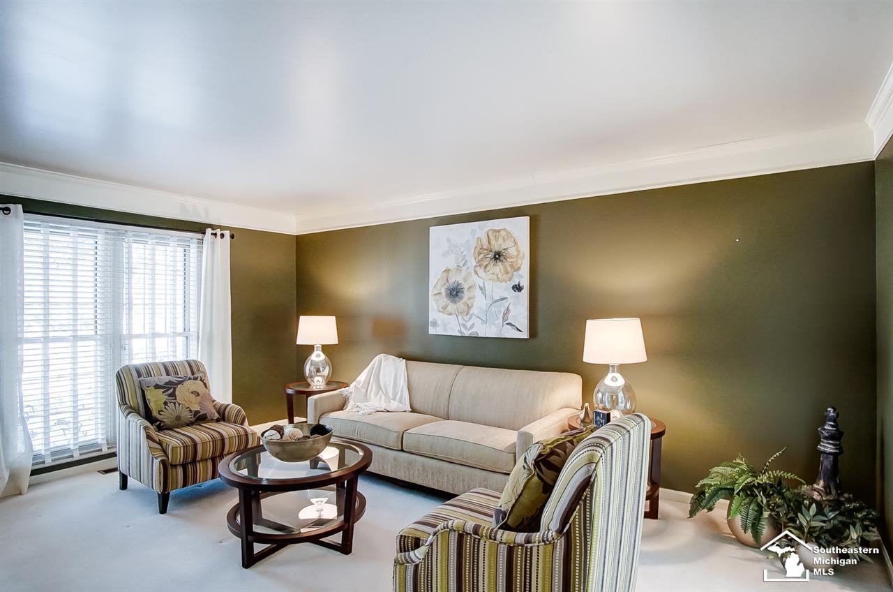 894 Kings Park Road Monroe, MI 48161 - Photo 7 of 54 50000074-6.JPG
