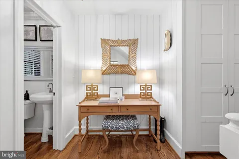 $2,100,000 | 710 Live Oak Drive, McLean, VA 22101